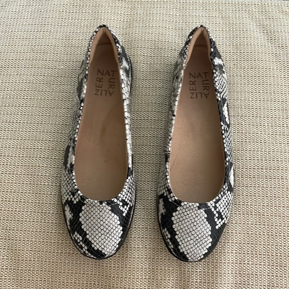 Naturalizer Flats